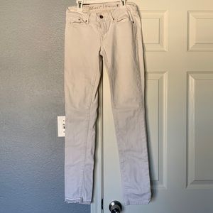 Levi’s Capital E Skimmer Jeans in Off White